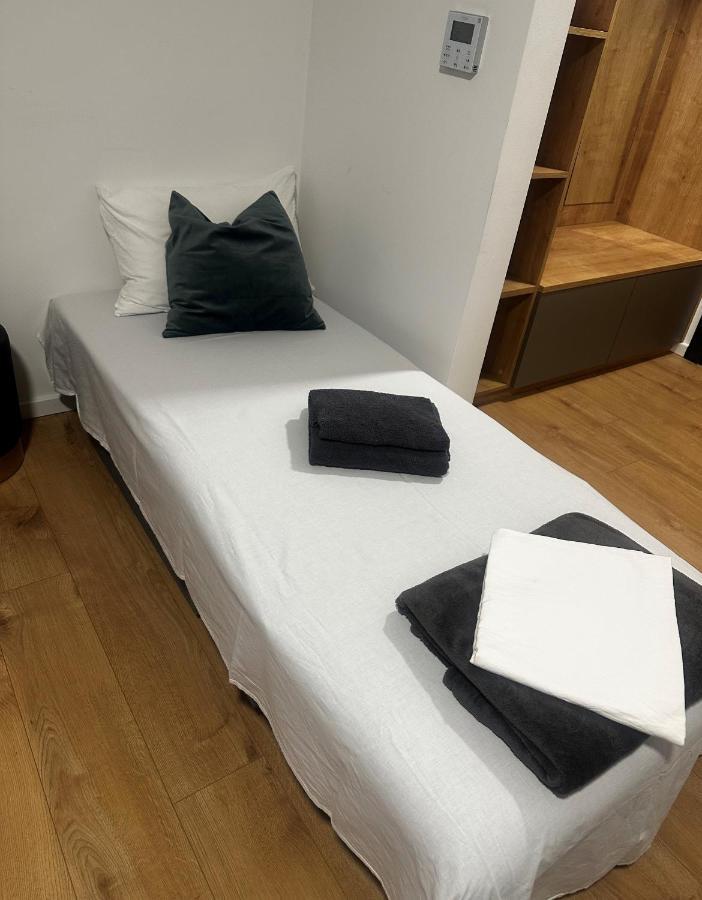 Roomsb 斯拉沃尼亚布罗德 外观 照片